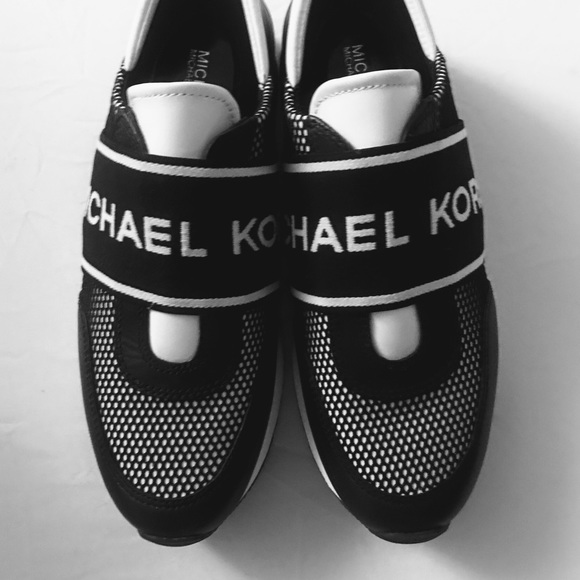 MICHAEL KORS SLIP ONS - Picture 2 of 8